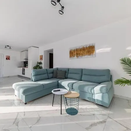 Sunset Penthouse With Jacuzzi & Seaview Apartment