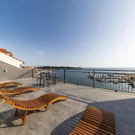 Sunset Penthouse With Jacuzzi & Seaview Lejlighed