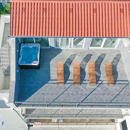 Sunset Penthouse With Jacuzzi & Seaview Lejlighed